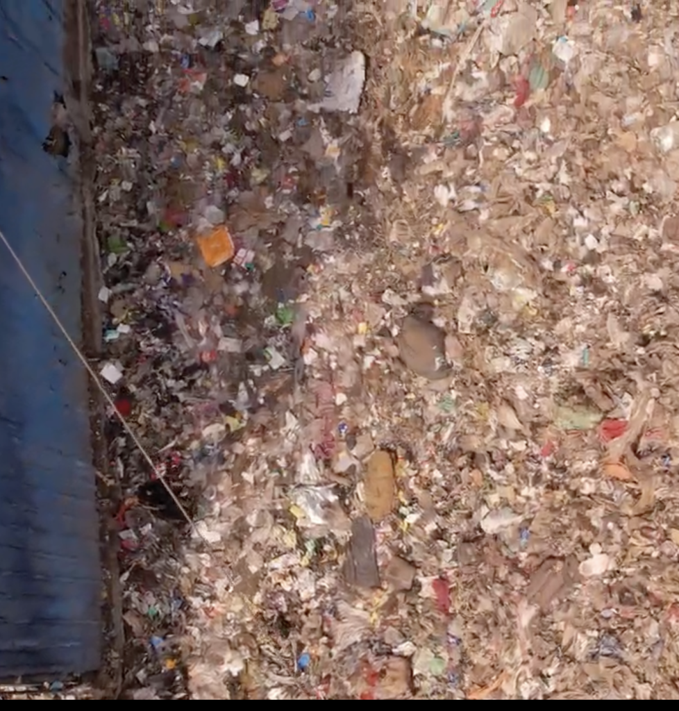 Waste mounted Lucro